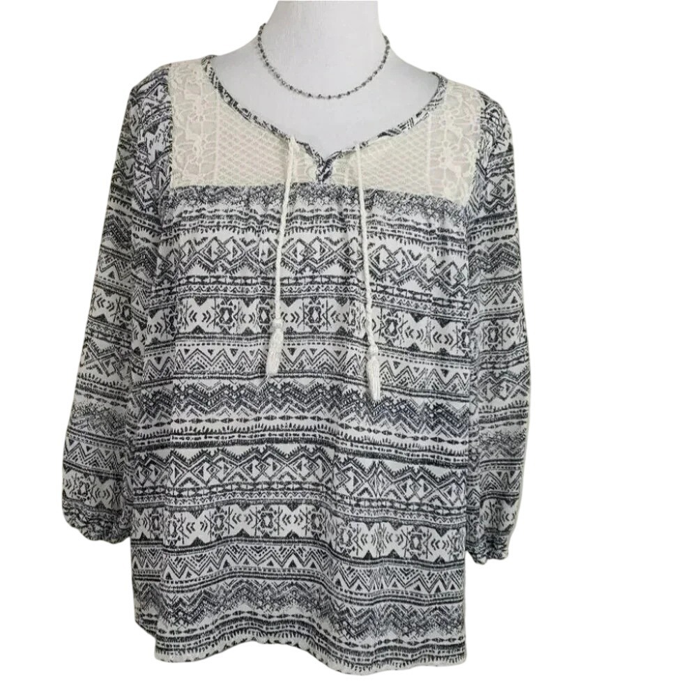 Maurices Peasant Blouse‎ M Black White Geometric Lace Yoke Tassel Tie Boho Top
